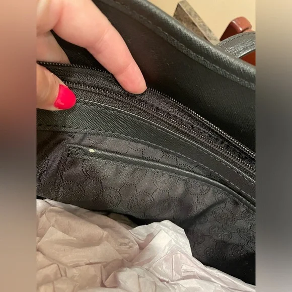 Michael Kors Jet Set Carryall Tote in Black - Picture 9 of 14